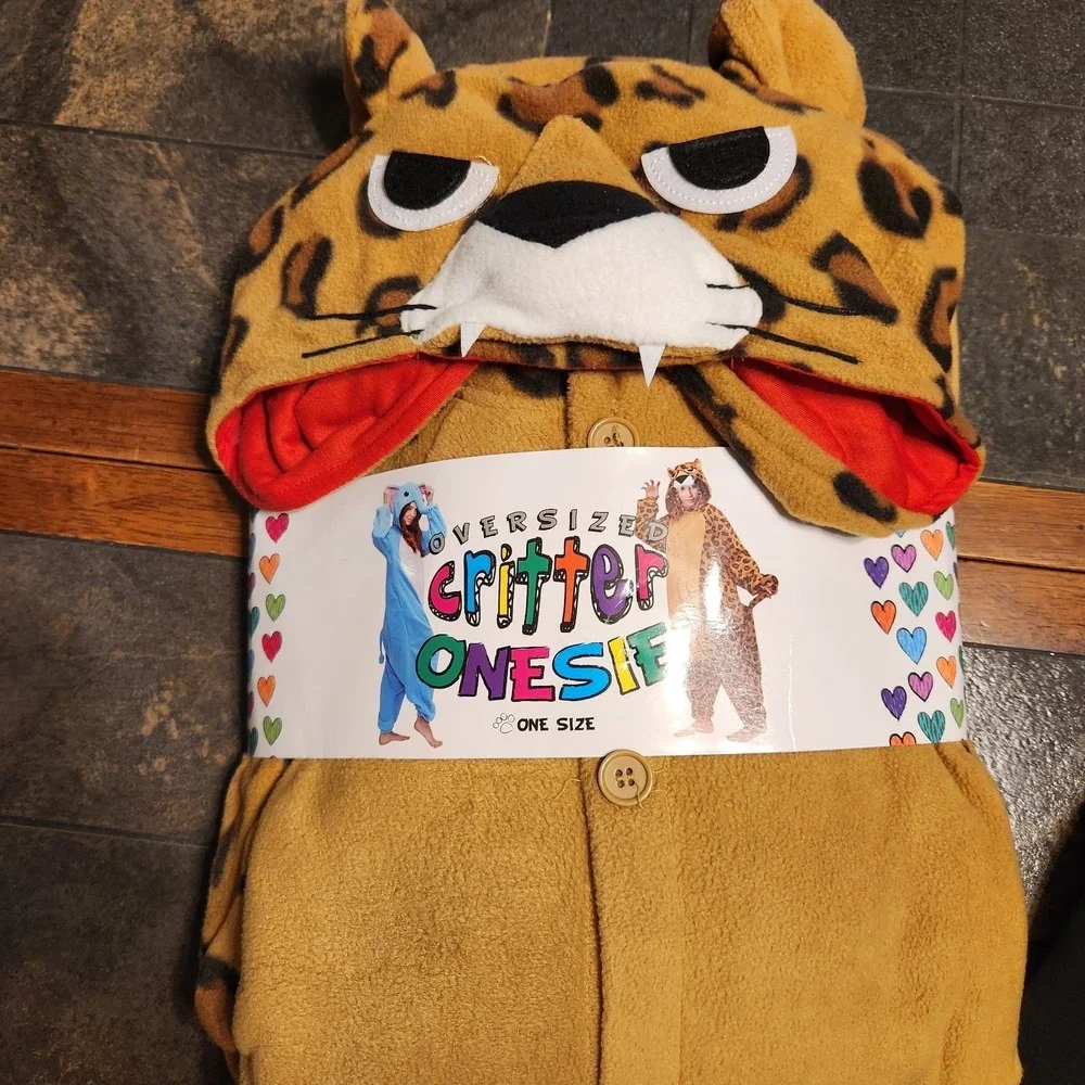 NWT Critter Costume Hooded One Piece Unisex Cheetah Oversize One Size Loungewear
